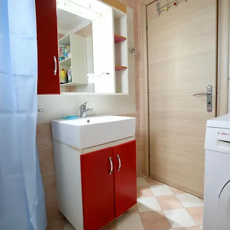 African Apartamento Sarandë
