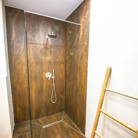 African Apartmán Sarandë